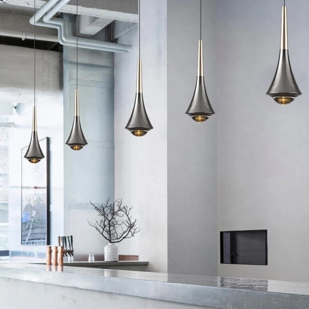 Teardrop Aluminium-Hängeleuchte mit Glasfuß – Modernes Wassertropfen-Design