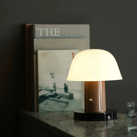 LED-Tischlampe mit USB-Anschluss und Touch-Dimmer – Mid-Century-Dänischer Stil