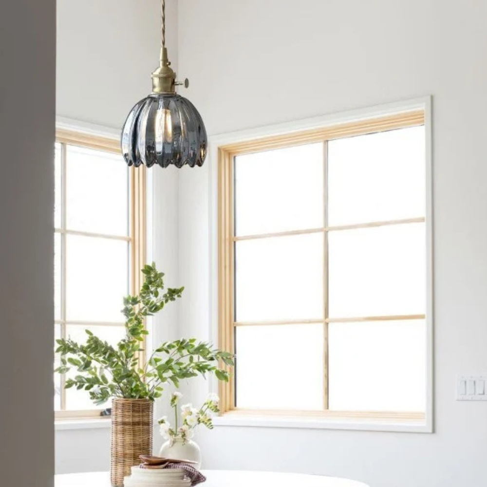 Glashängelampe mit gewelltem Blumen-Schirm – Retro Mid Century