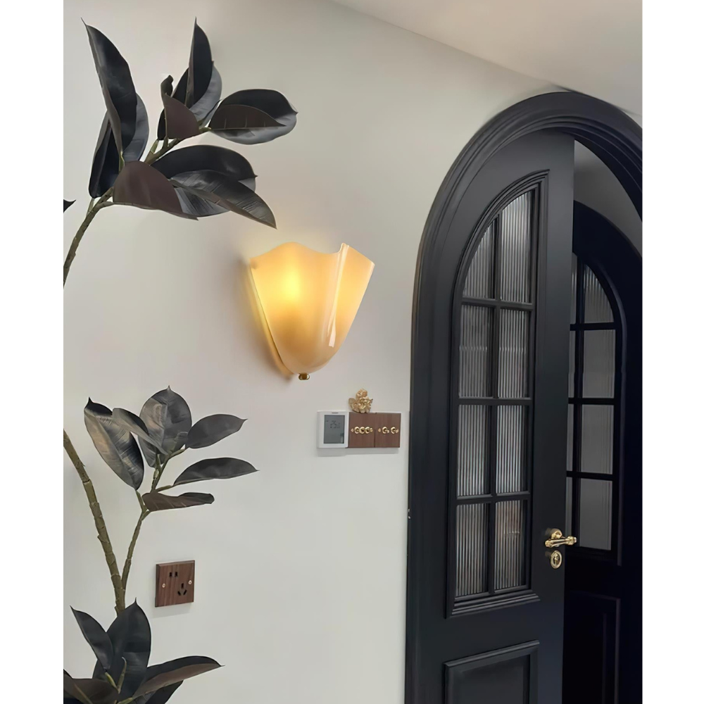 Moderne Glas-Wandlampe mit Rüschen - Organische blühende Blumen-Wandlampe