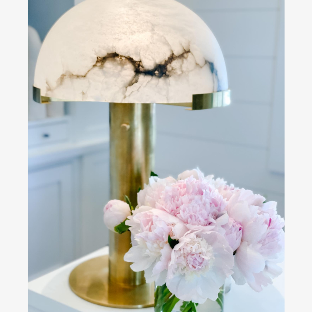 Glas- und Alabaster-Kuppeltischlampe mit Metallfuß – Mid-Century-Modern