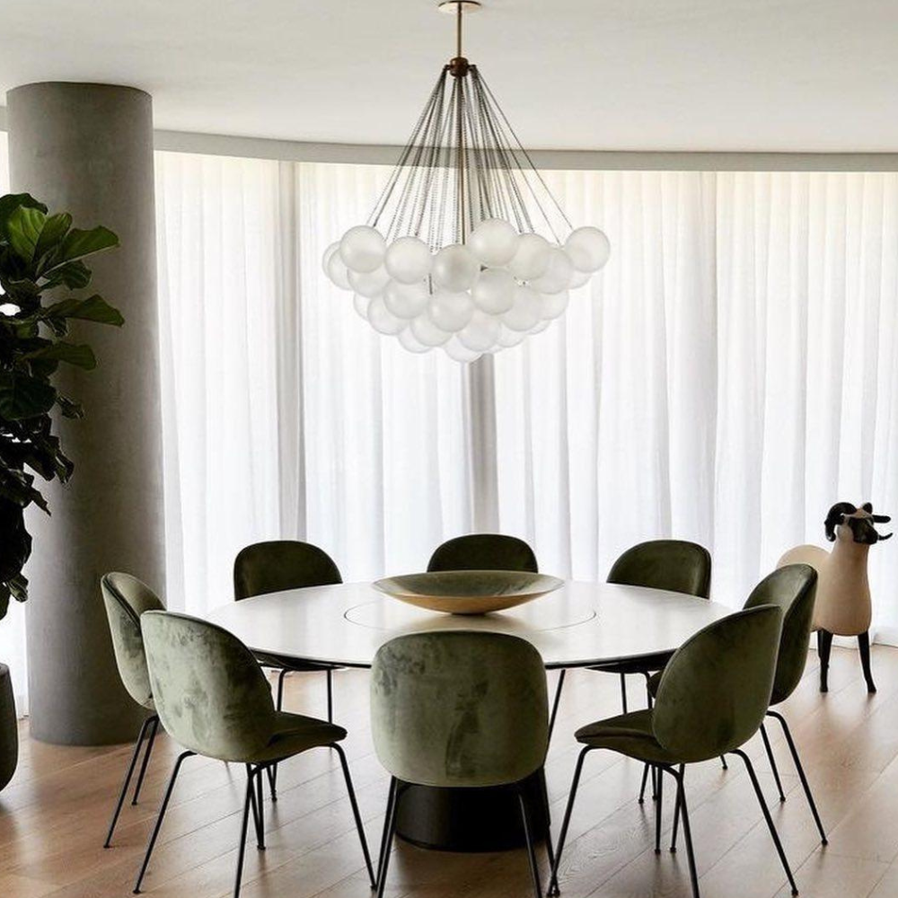 Kronleuchter mit Cluster-Glaskugelschirmen und verstellbarer Stange – Mid Century