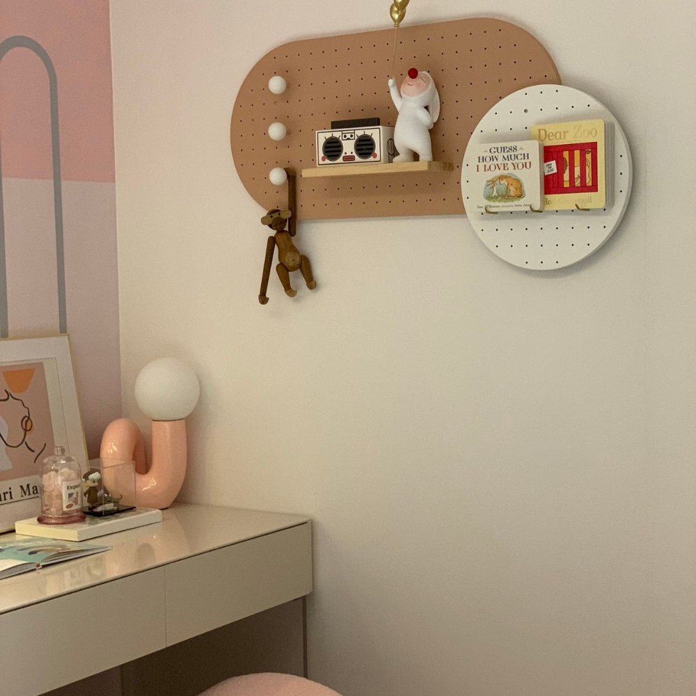 Curved Resin Accent Lamp with White Globe - Playful Contemporary Decor