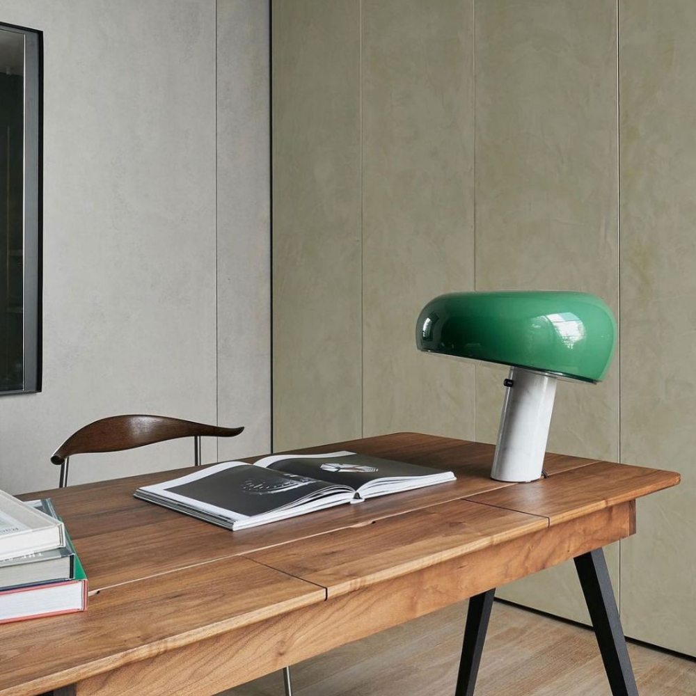 Architektonische Marmor-Basis-Akzentlampe – Minimalistische glänzende Steinsäulenleuchte