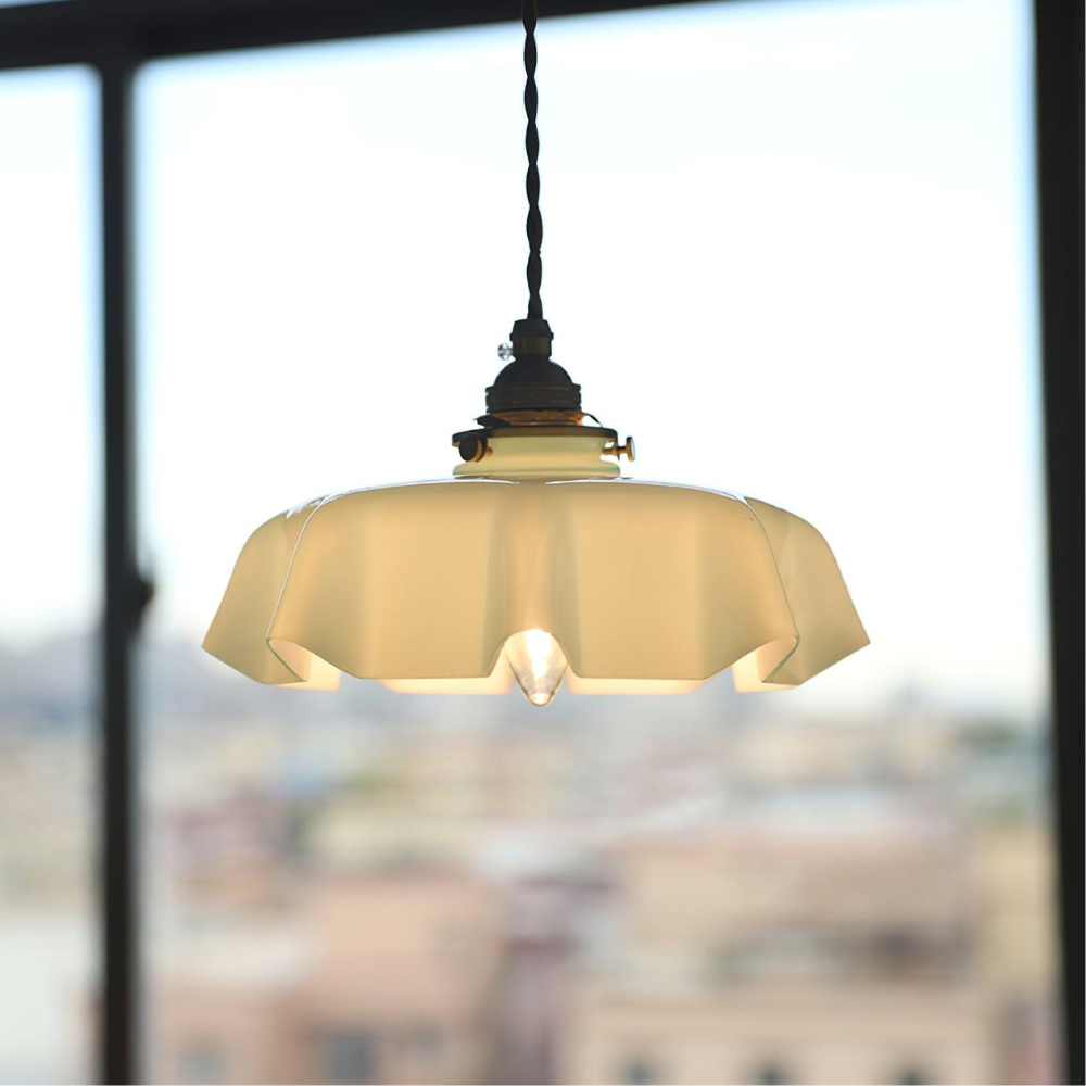 Scalloped Glass Pendant Light with Ruffled Shade - Vintage Floral Style