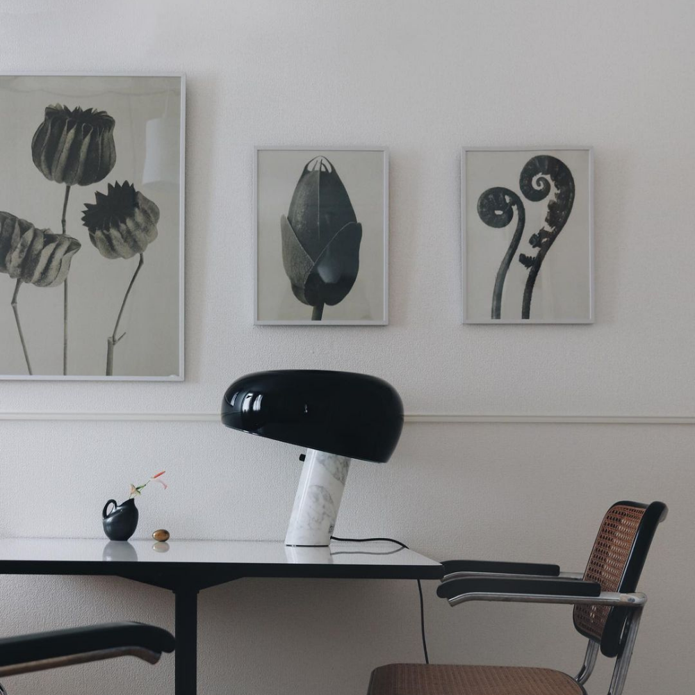Architektonische Marmor-Basis-Akzentlampe – Minimalistische glänzende Steinsäulenleuchte