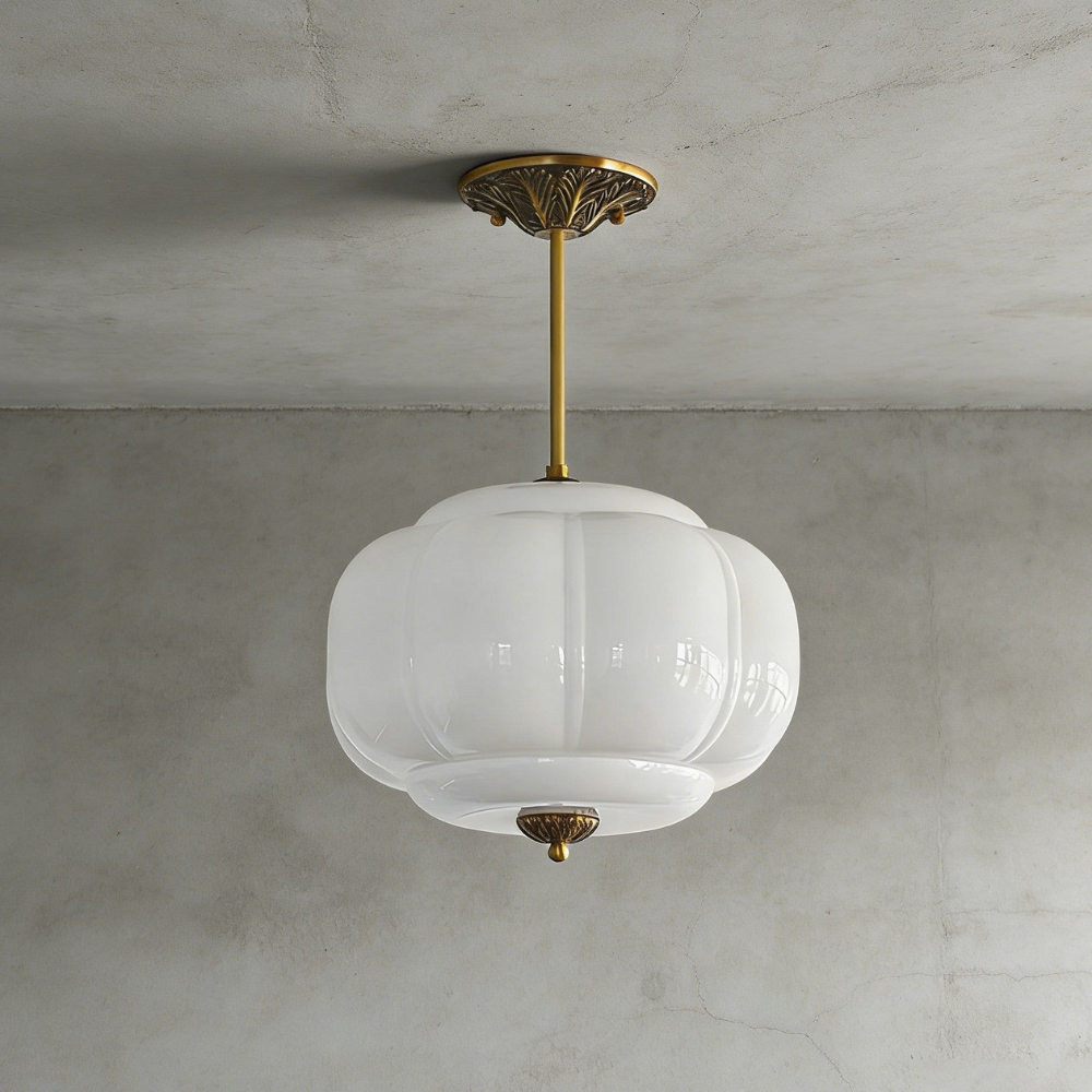 Gerippte Kürbis-Hängelampe mit kunstvollem Metallbesatz – Mid-Century-Design