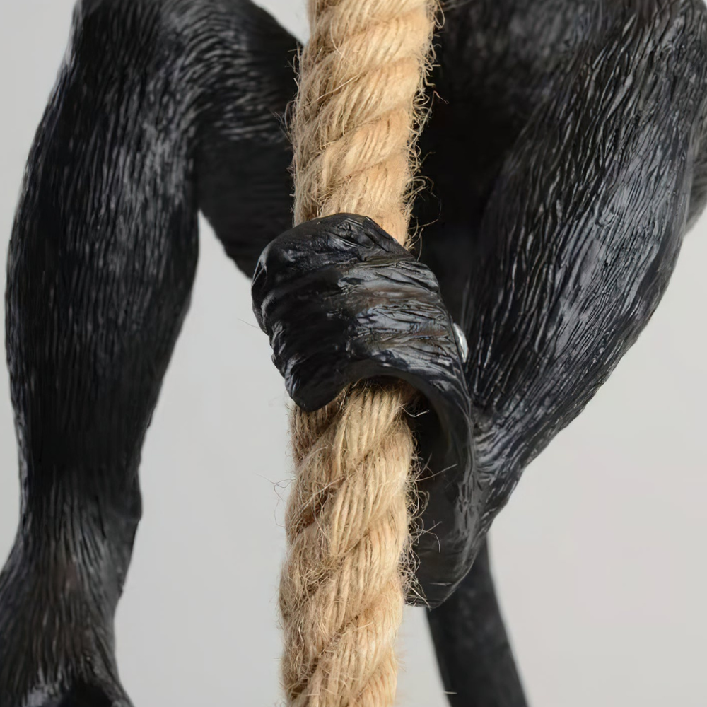 Verspielter Kletteraffen-Seilanhänger – Skulpturale Tierkunst Hängelampe