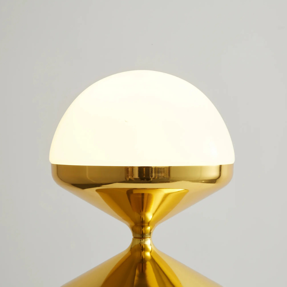 Moderne LED-Stehlampe mit gestapeltem Wellen-Glas – Mid-Century-Leuchte