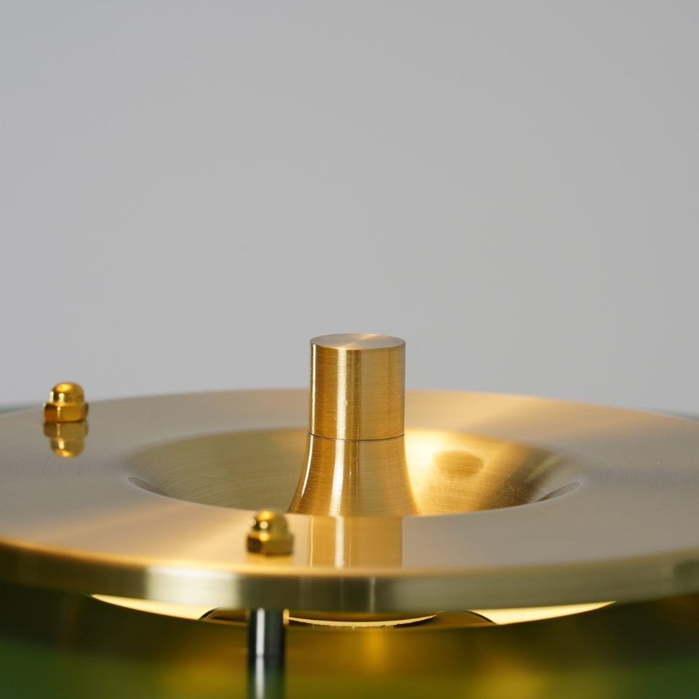 Tischlampe aus gesponnenem Metall mit Zugkette und Acryl-Diffusor – Industrial