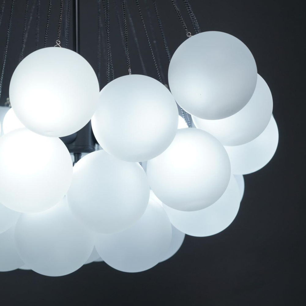 Kronleuchter mit Cluster-Glaskugelschirmen und verstellbarer Stange – Mid Century