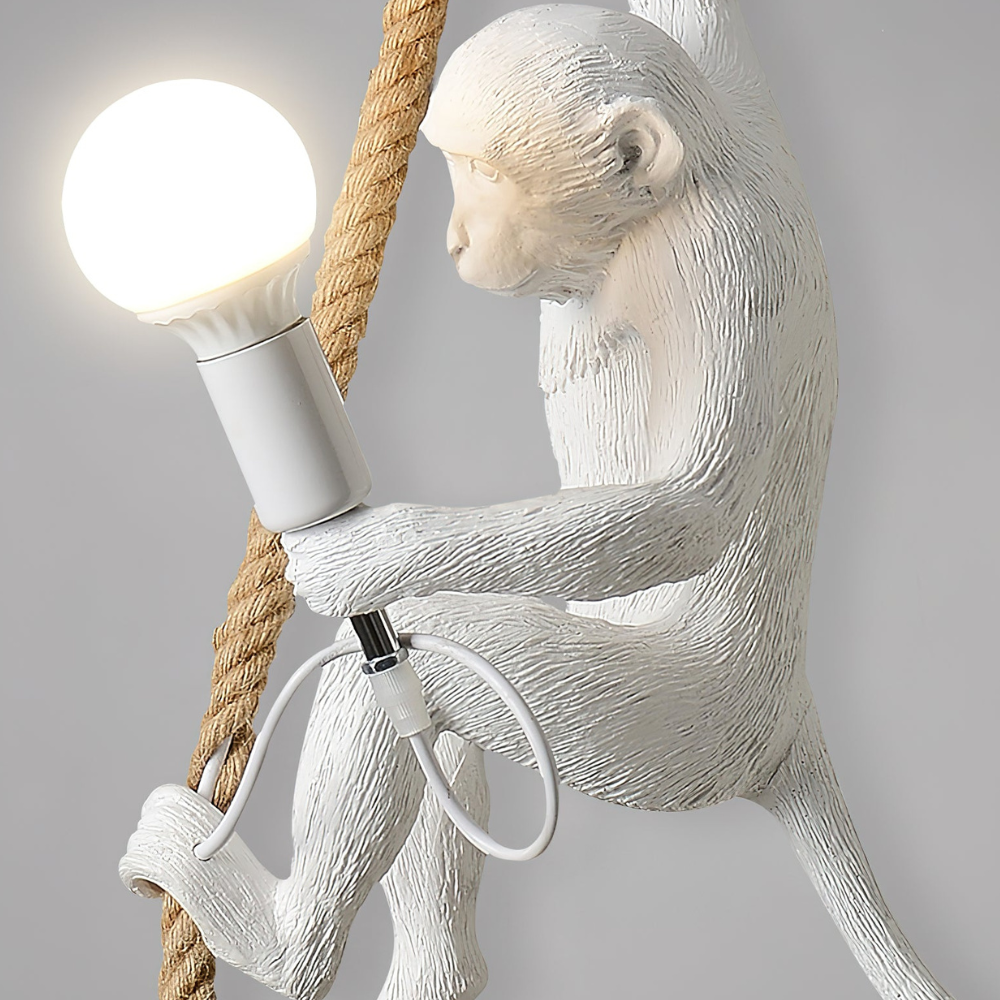 Verspielter Kletteraffen-Seilanhänger – Skulpturale Tierkunst Hängelampe