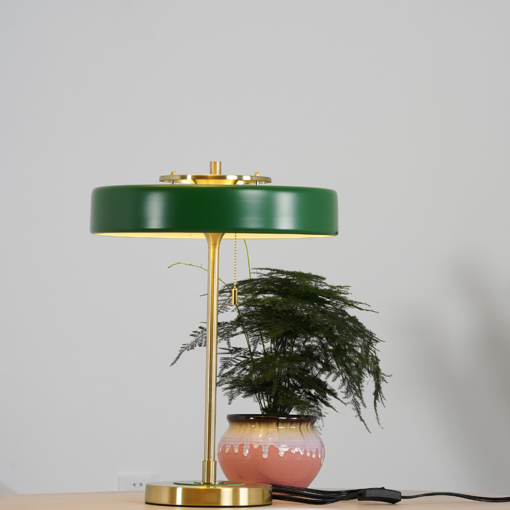 Tischlampe aus gesponnenem Metall mit Zugkette und Acryl-Diffusor – Industrial
