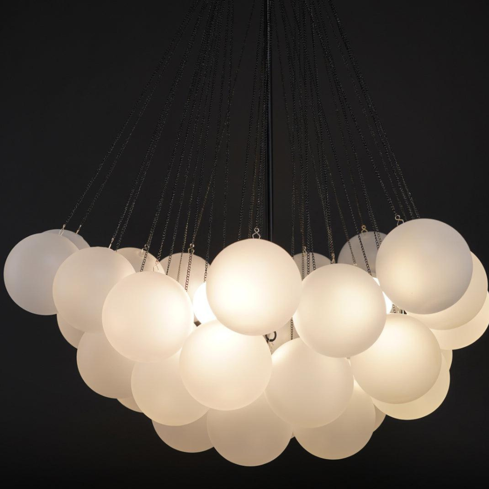 Kronleuchter mit Cluster-Glaskugelschirmen und verstellbarer Stange – Mid Century