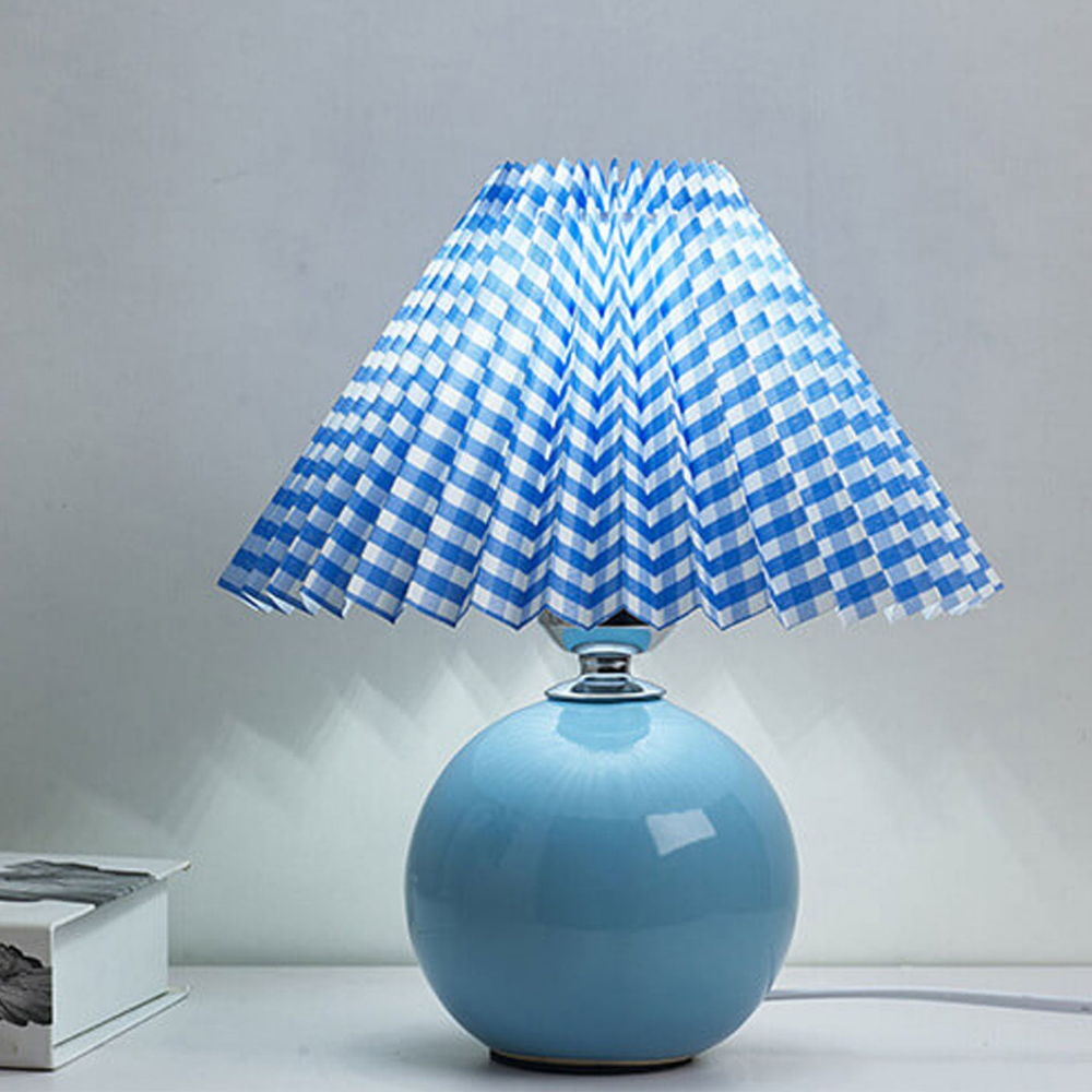 Lampe de table moderne à boule en céramique avec abat-jour plissé en forme de champignon