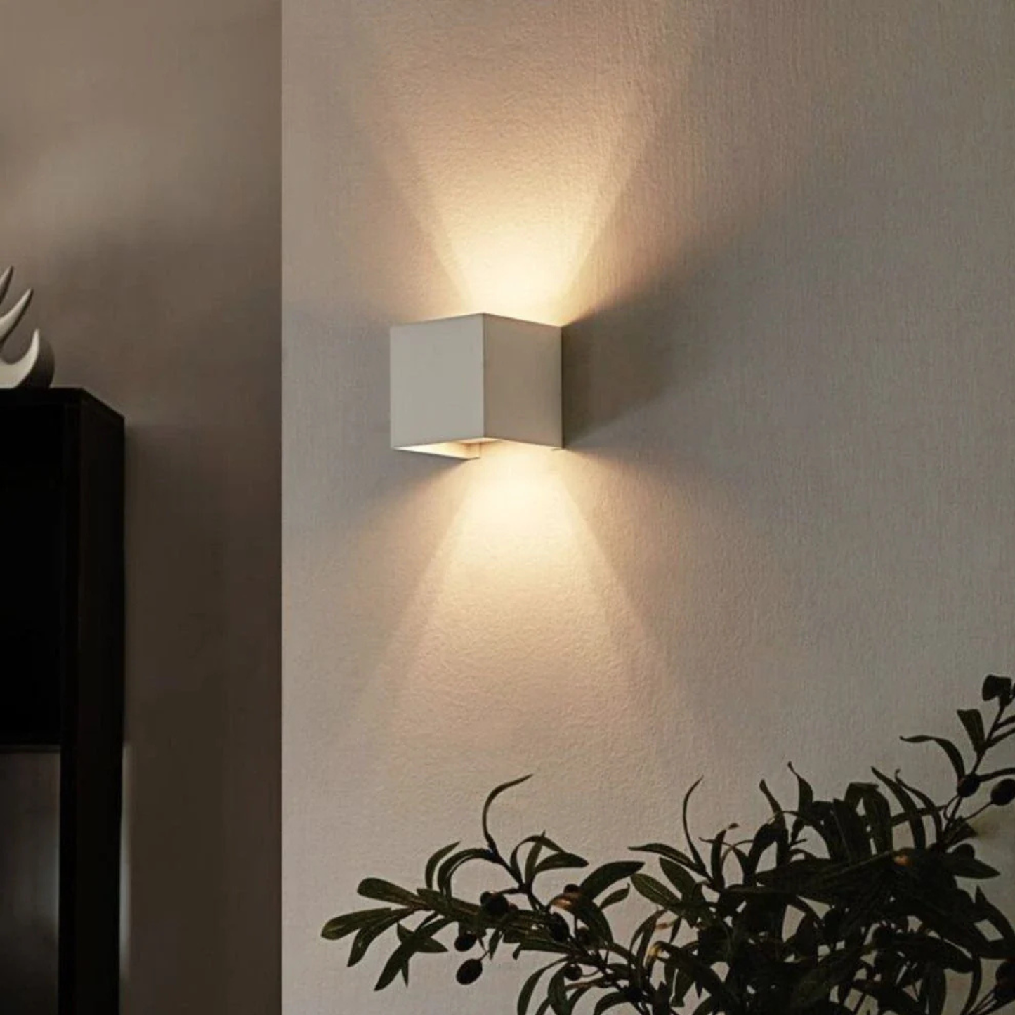 Adjustable Beam Cube Wall Light