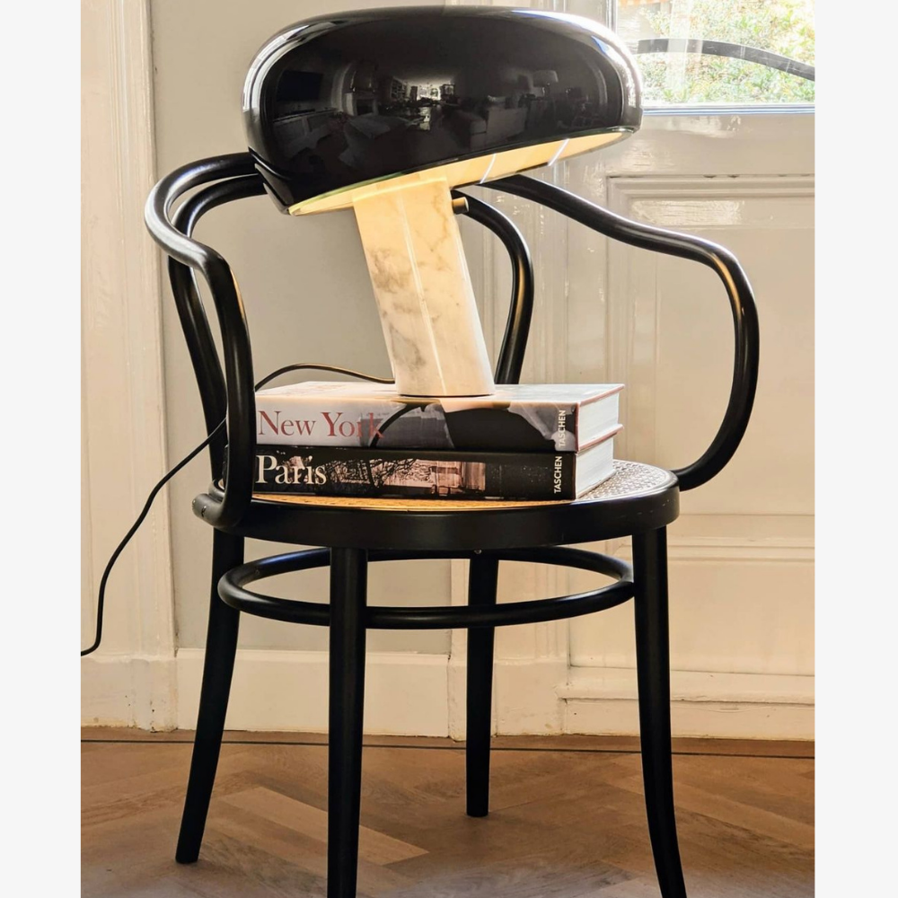 Architektonische Marmor-Basis-Akzentlampe – Minimalistische glänzende Steinsäulenleuchte
