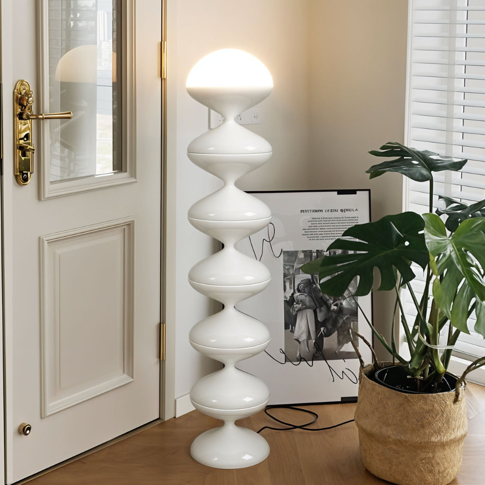 Moderne LED-Stehlampe mit gestapeltem Wellen-Glas – Mid-Century-Leuchte