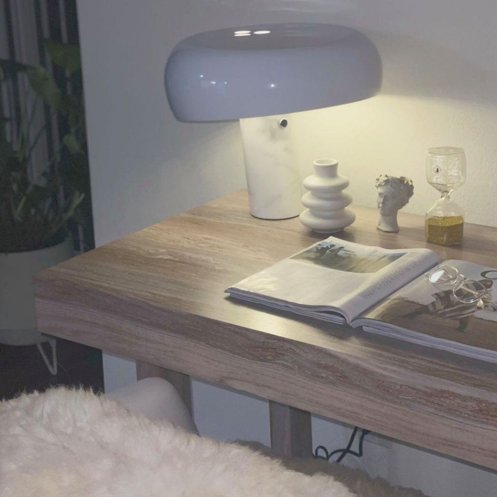 Architektonische Marmor-Basis-Akzentlampe – Minimalistische glänzende Steinsäulenleuchte