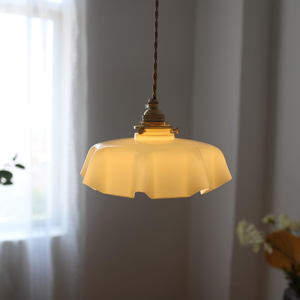 Scalloped Glass Pendant Light with Ruffled Shade - Vintage Floral Style