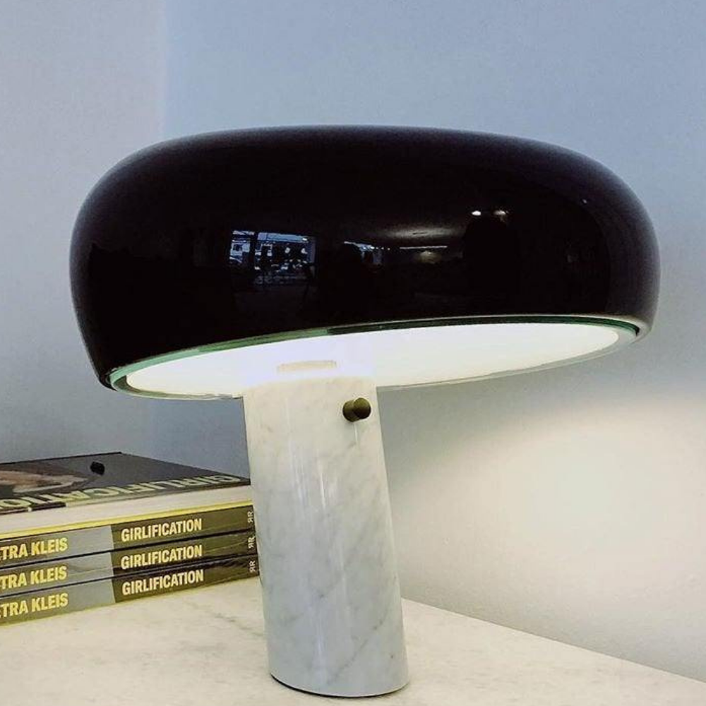Architektonische Marmor-Basis-Akzentlampe – Minimalistische glänzende Steinsäulenleuchte