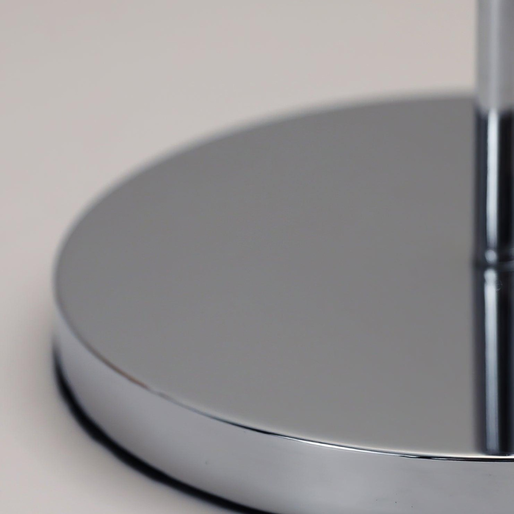 Stehlampe mit doppellagigem Acrylkuppel-Schirm und verchromtem Metallständer