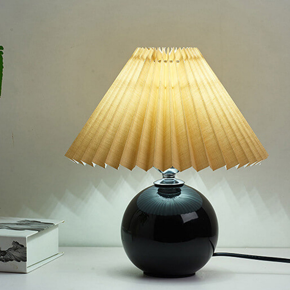 Lampe de table moderne à boule en céramique avec abat-jour plissé en forme de champignon