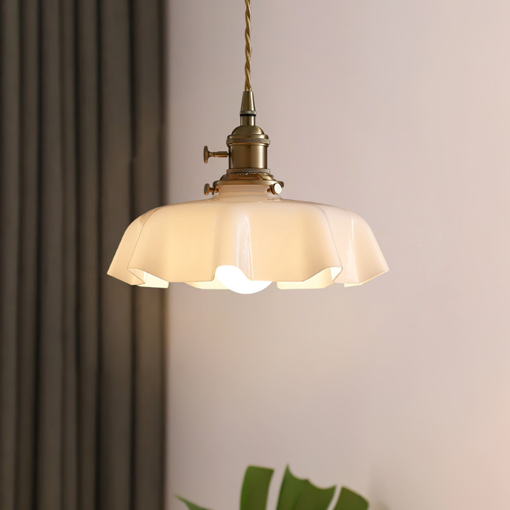 Scalloped Glass Pendant Light with Ruffled Shade - Vintage Floral Style