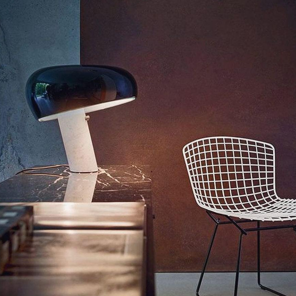Architektonische Marmor-Basis-Akzentlampe – Minimalistische glänzende Steinsäulenleuchte