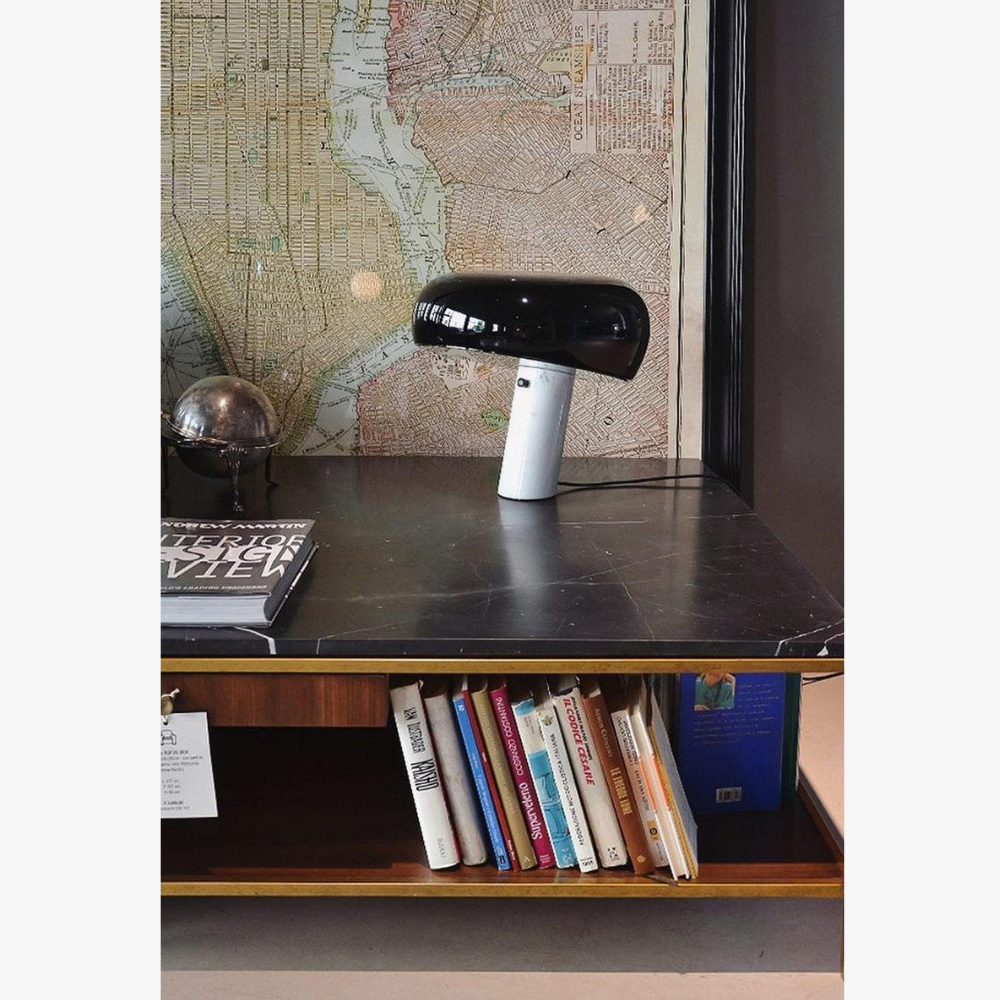 Architektonische Marmor-Basis-Akzentlampe – Minimalistische glänzende Steinsäulenleuchte