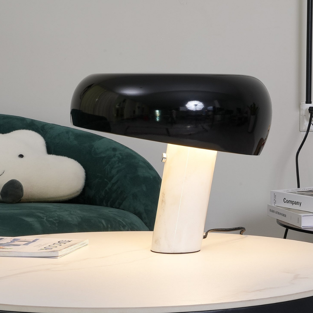 Architektonische Marmor-Basis-Akzentlampe – Minimalistische glänzende Steinsäulenleuchte