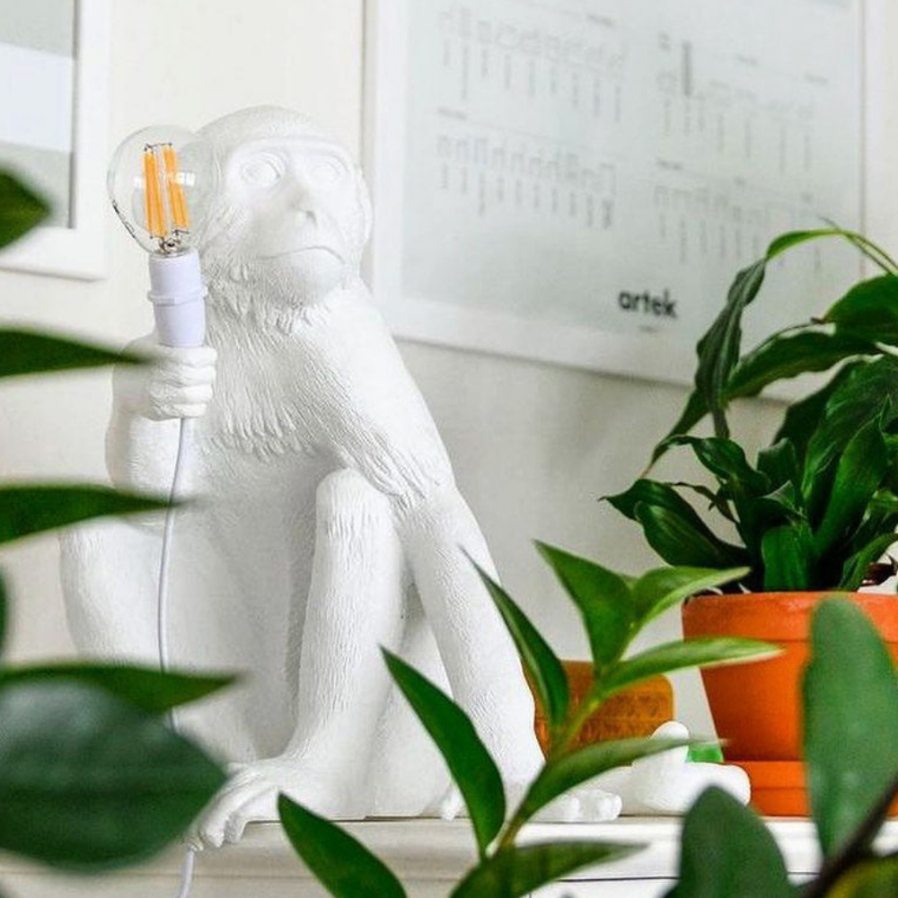 Verspielte Affen-Tischlampe – Skulpturale Tierkunst Schreibtischleuchte