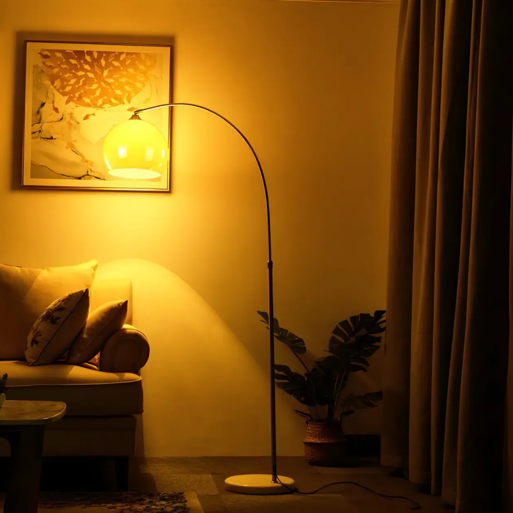 Verstellbare Stehlampe mit Marmorsockel und Glaskuppel – Mid-Century-Bogen