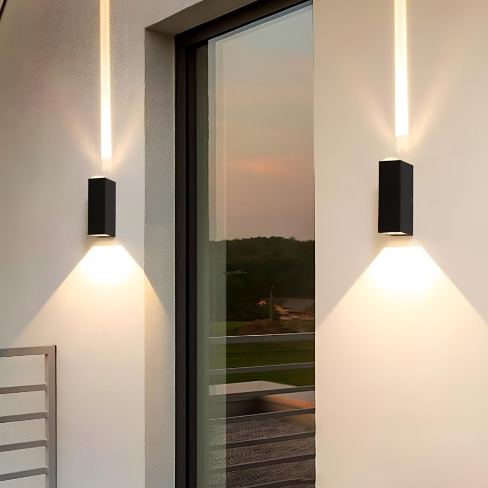 Veranda-Leuchte mit Doppelstrahl-Projektion und Aluminiumrahmen – Moderne Wandleuchte