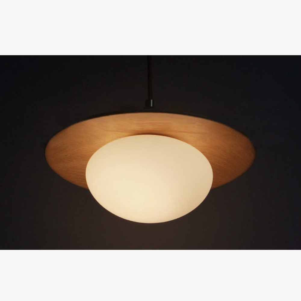 Moderne Pendelleuchte aus Kieselglas und Holz – Japandi Disk Pendelleuchten