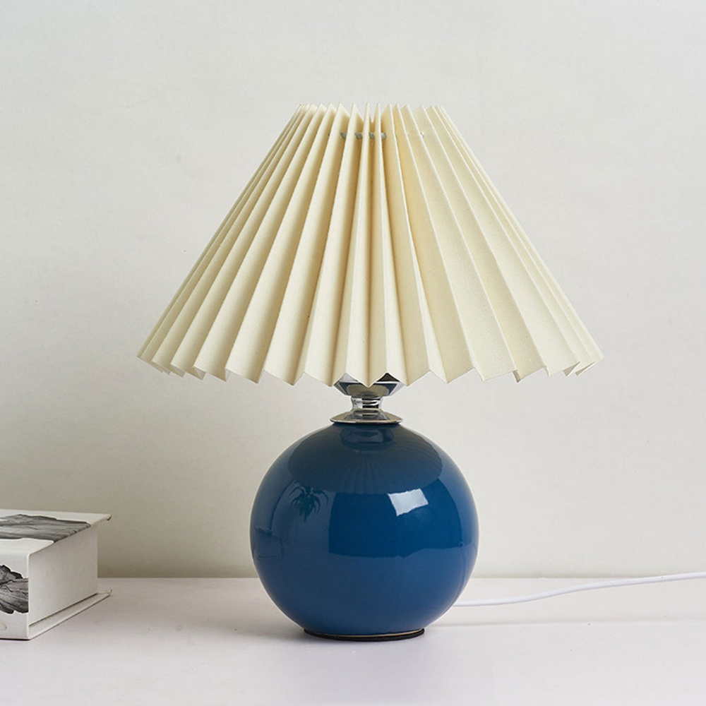 Lampe de table moderne à boule en céramique avec abat-jour plissé en forme de champignon