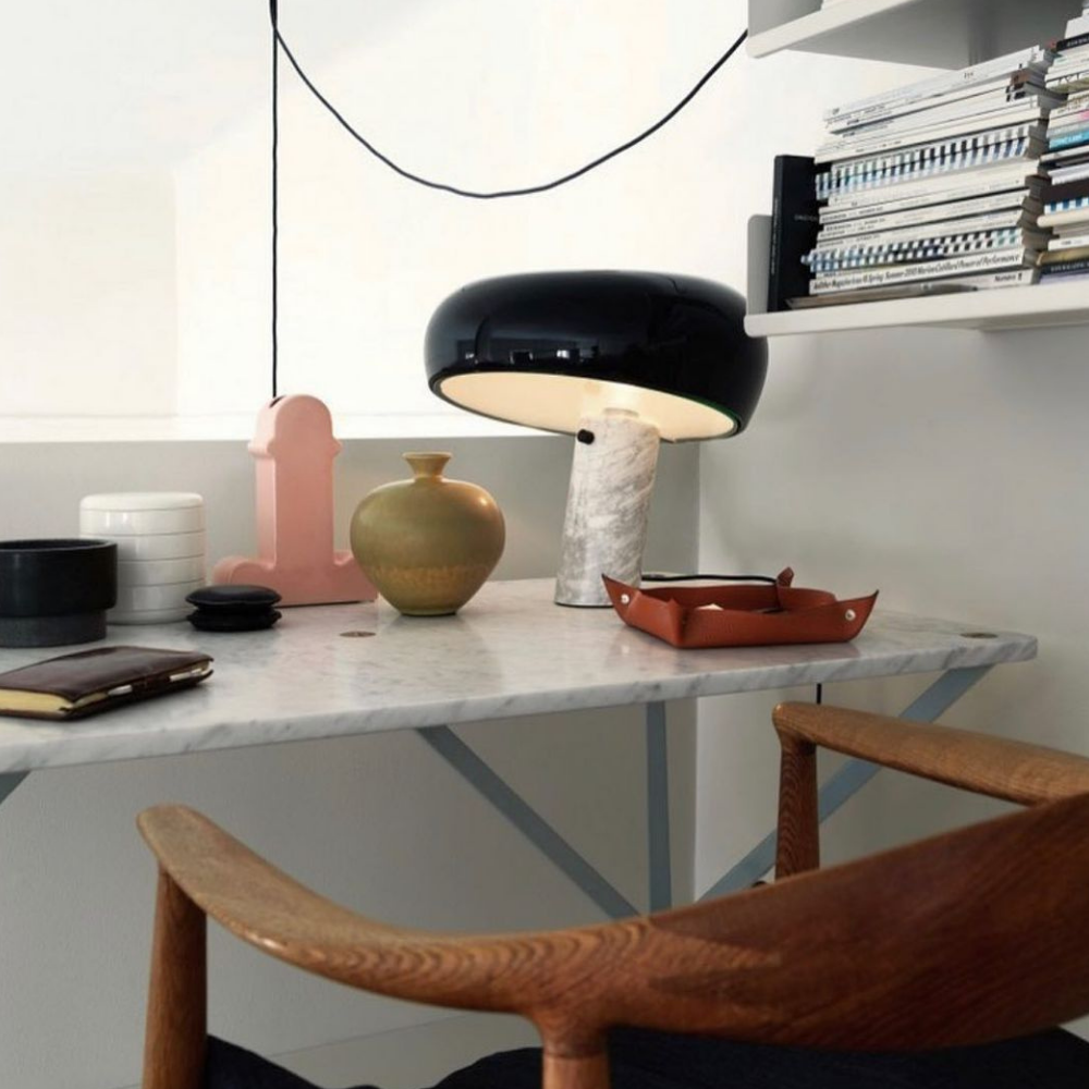 Architektonische Marmor-Basis-Akzentlampe – Minimalistische glänzende Steinsäulenleuchte