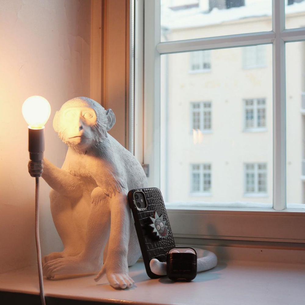 Verspielte Affen-Tischlampe – Skulpturale Tierkunst Schreibtischleuchte