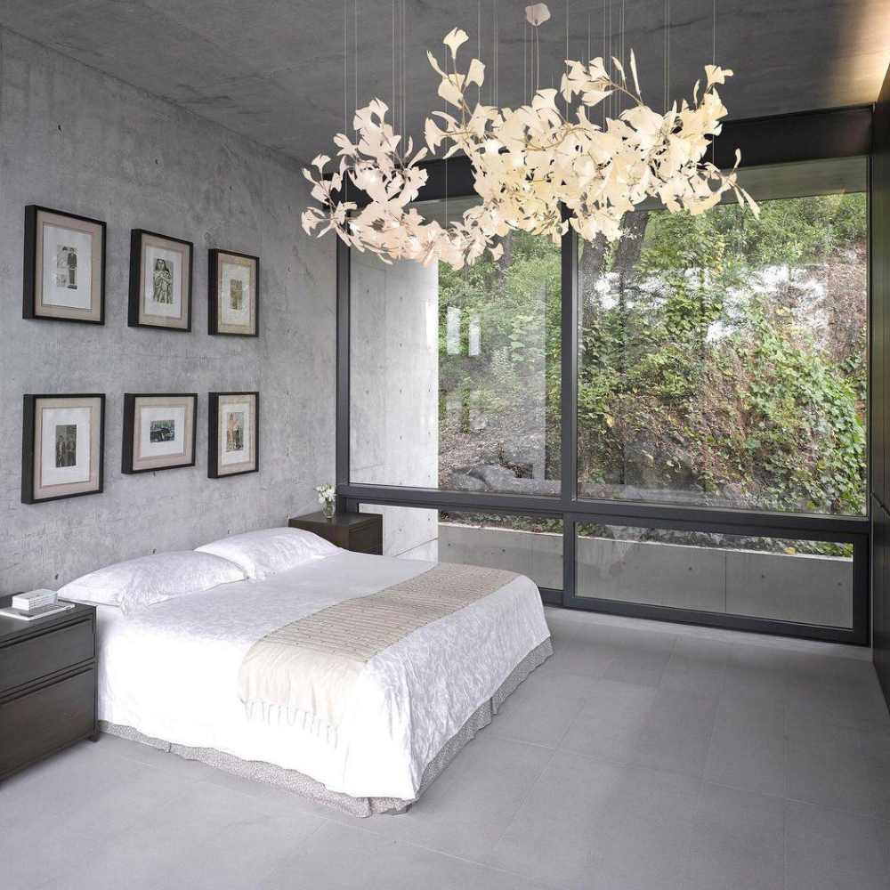 Sputnik-Kronleuchter mit Keramik-Ginkgoblättern – Moderner Art Deco