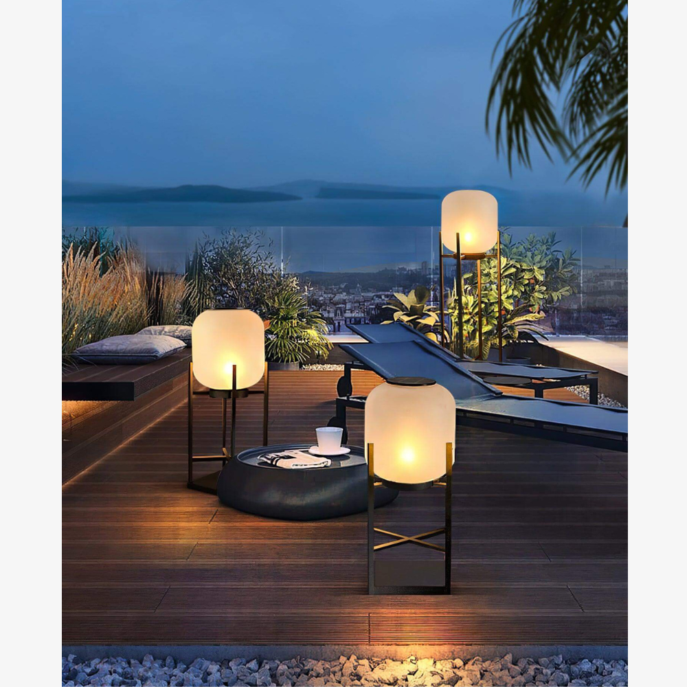 Lampadaire avec base résistante aux intempéries intégrant LED et gradation à distance