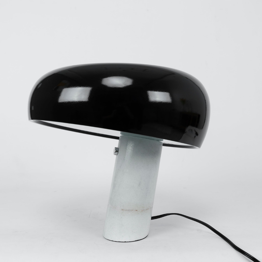 Architektonische Marmor-Basis-Akzentlampe – Minimalistische glänzende Steinsäulenleuchte