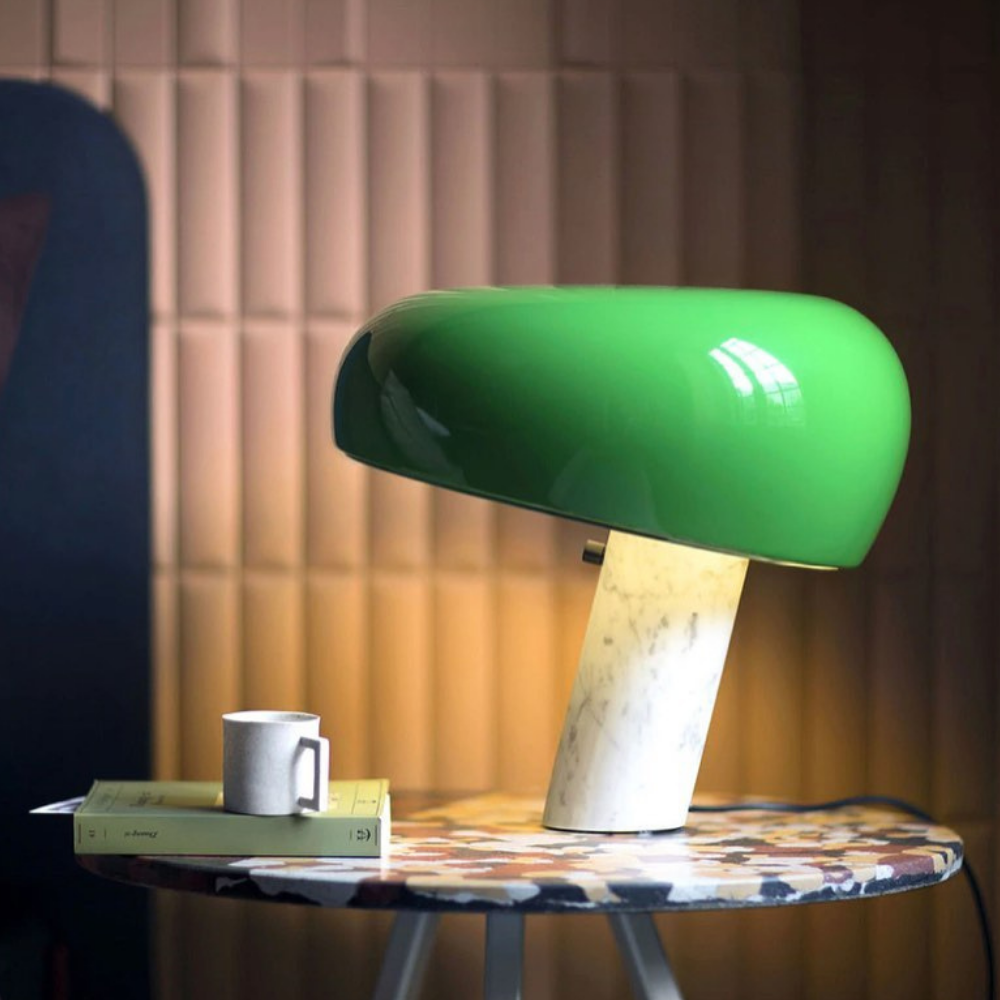 Architektonische Marmor-Basis-Akzentlampe – Minimalistische glänzende Steinsäulenleuchte
