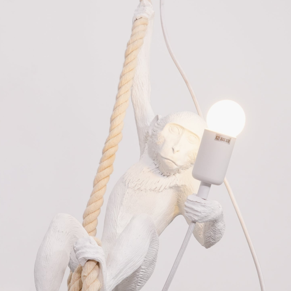 Verspielter Kletteraffen-Seilanhänger – Skulpturale Tierkunst Hängelampe