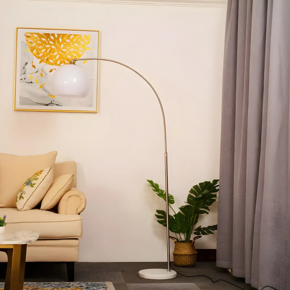 Verstellbare Stehlampe mit Marmorsockel und Glaskuppel – Mid-Century-Bogen