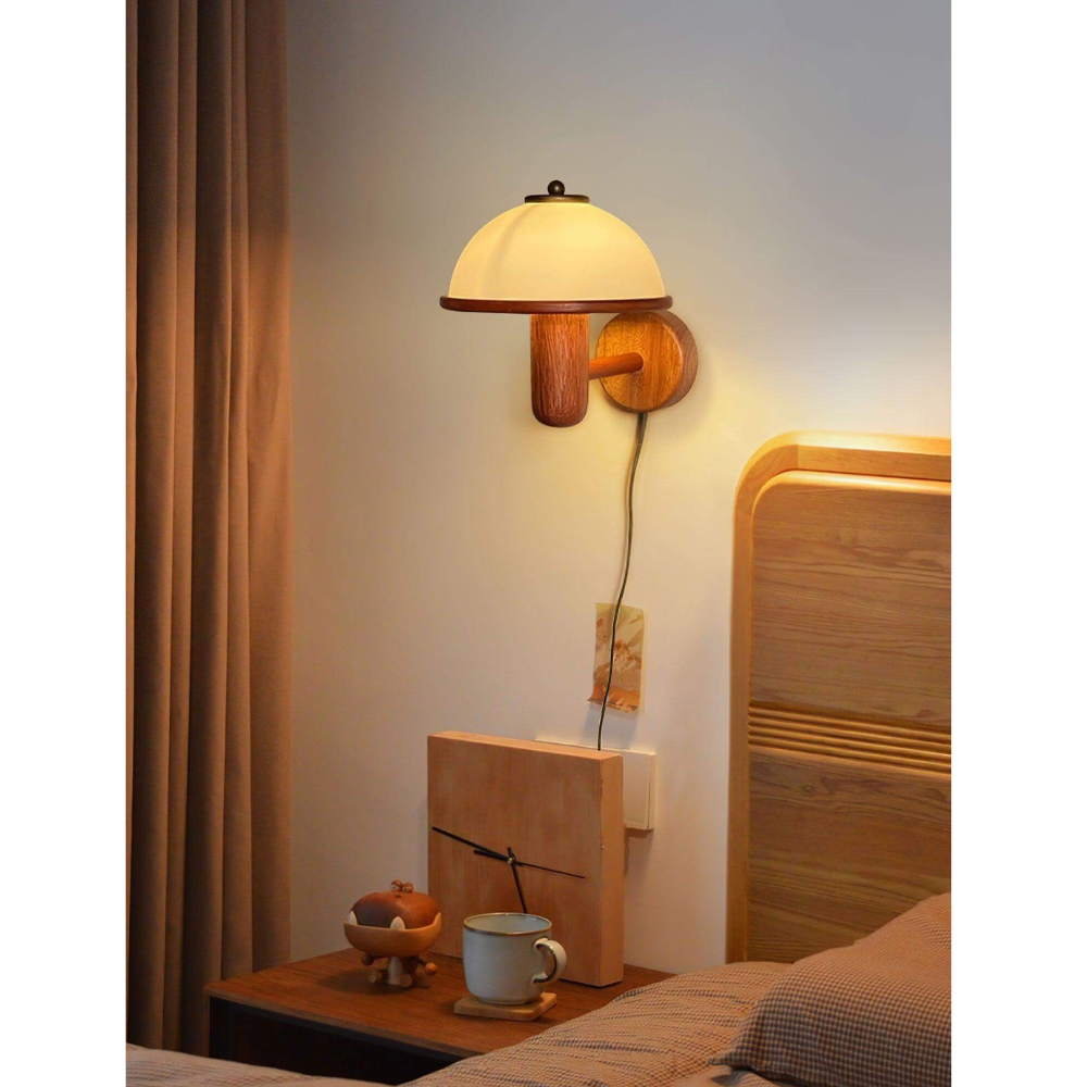 Pilz-Wandleuchte mit Eichenholzsockel – Mid-Century Skandinavisch