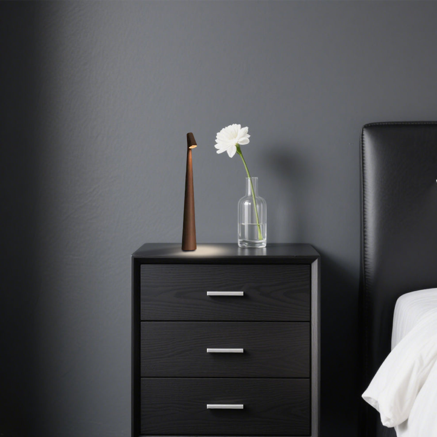 Lampe de table cône nordique minimaliste moderne - Veilleuse de bureau LED effilée