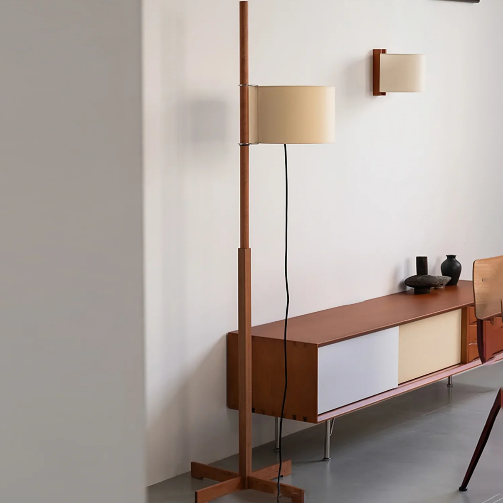 Vintage floor lamp with Fabric Shade and Artisanal Wooden Pole - Contemporary Sconce