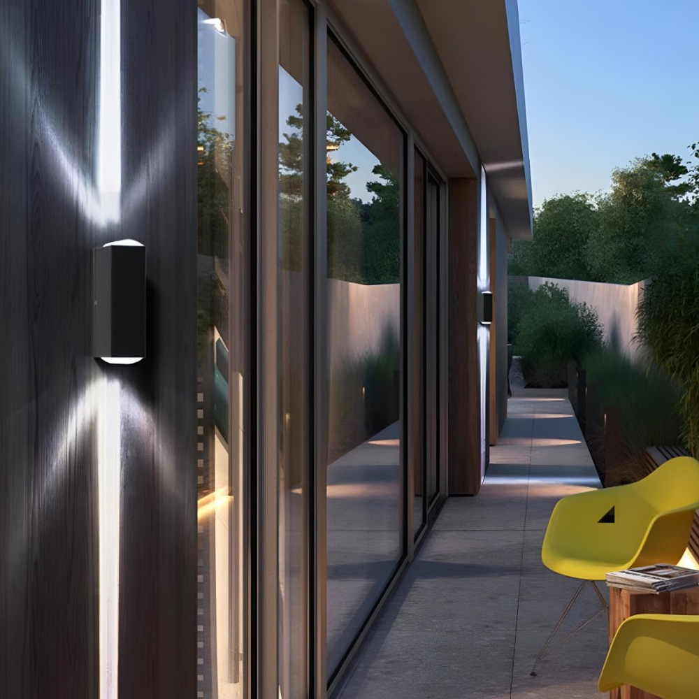 Veranda-Leuchte mit Doppelstrahl-Projektion und Aluminiumrahmen – Moderne Wandleuchte