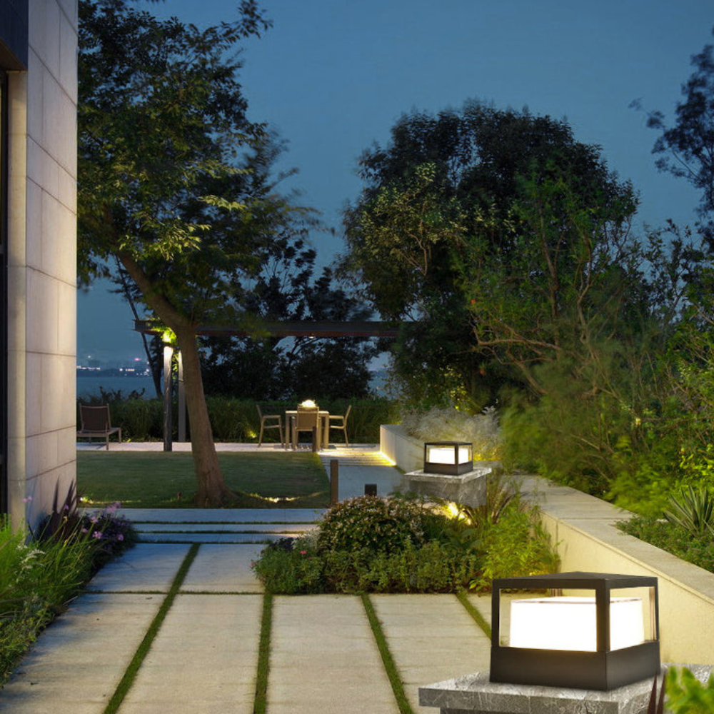 Lanterne extérieure moderne noire à DEL - Chemin de jardin