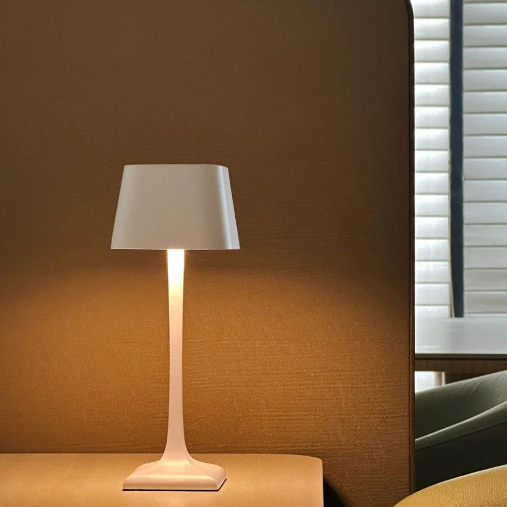 Kabellose Tischlampe mit quadratischem Schirm – Moderne Outdoor-Aluminiumlampe